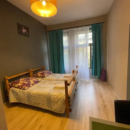 Apartament Old 4 *